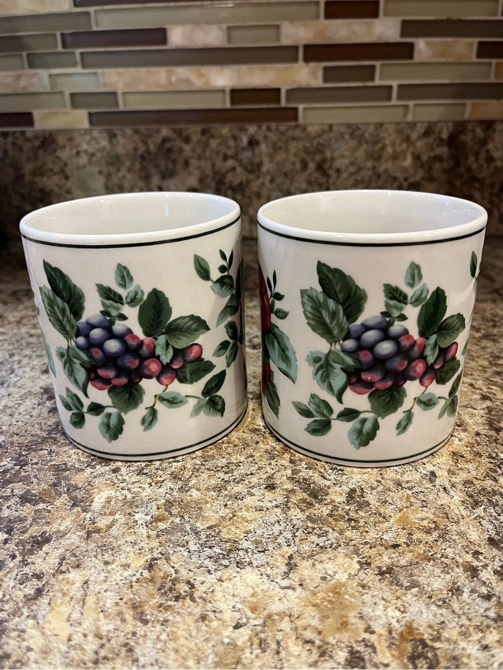Sakura Sonoma Coffee Mugs Fruit Patterned 12 oz. set of 2 - Picture 4 of 12
